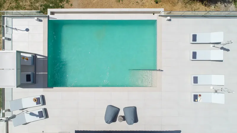 Emerald Diamond Villa: the pool and loungers from above