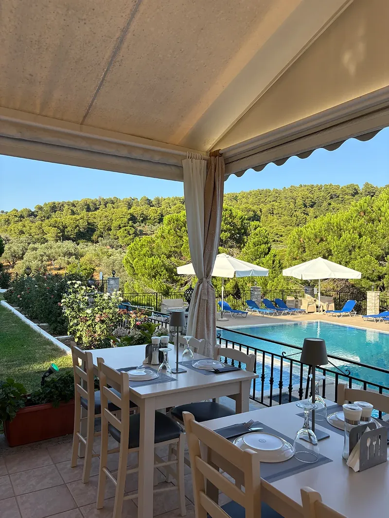 The taverna and the lawn